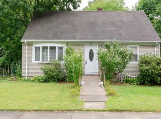 61 Mueller Dr, Hamden, CT 06514