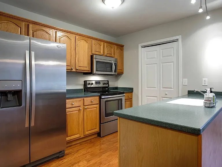 1713 Greenwood Ave — Photo 9