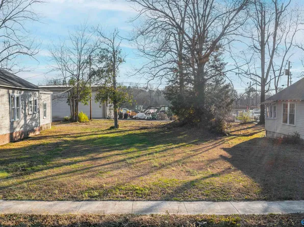1320 Alabama Ave, Gadsden, AL 35901