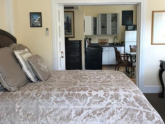 3rd image of 325 Alma St #1