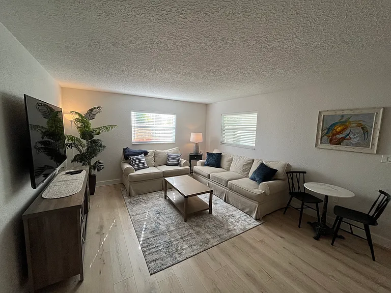 299 E Central Blvd #3 — Photo 6