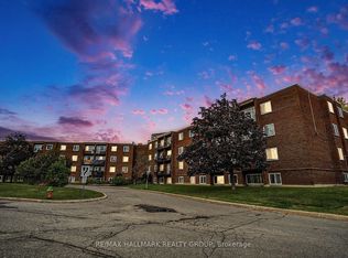 2041 Arrowsmith Dr #203C, Ottawa, ON K1J 7V7