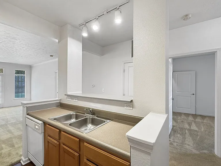 705 Beachfront Dr — Photo 22