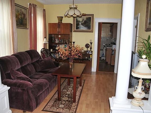 2nd image of 223 W Munsell Ave