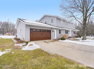 3865 Breton Rd SE, Grand Rapids, MI 49512