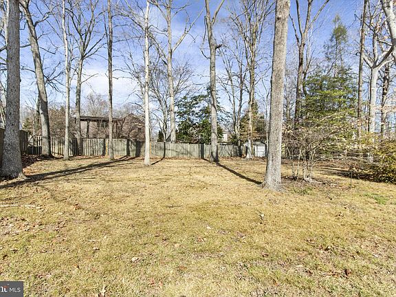 3rd image of 1320 Aquia Dr
