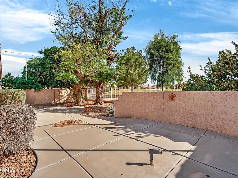 1365 E Betsy Ln — Photo 31