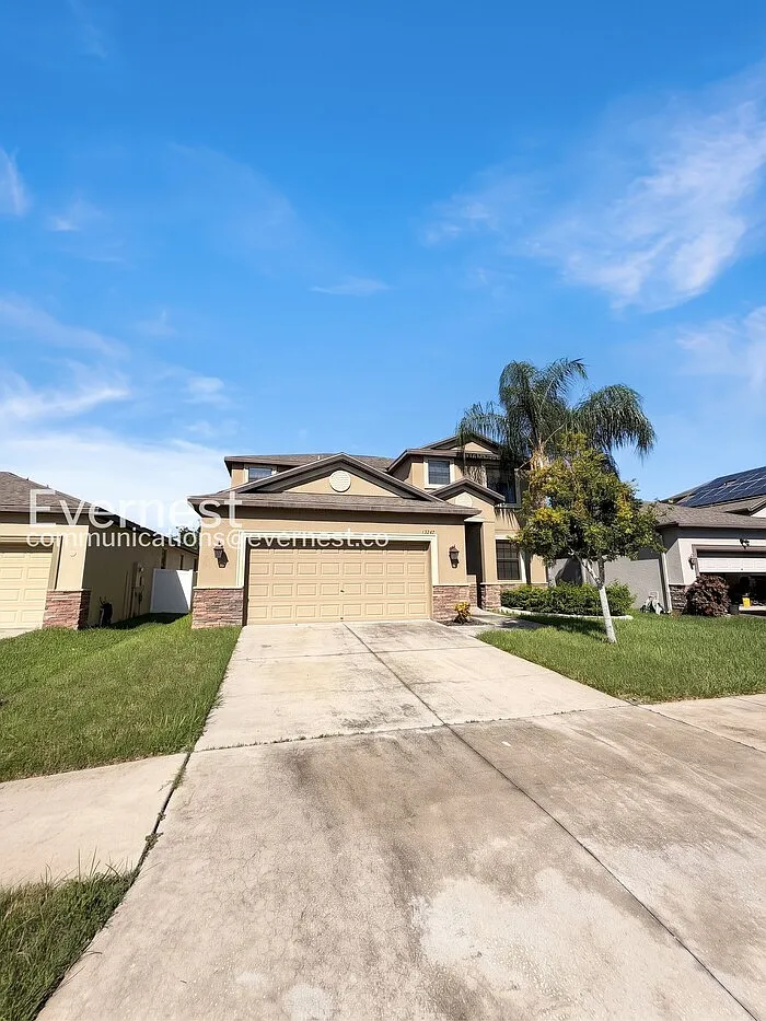 4 bed, 3.0 bath, 2529 sqft, $3,500 — Photo 1