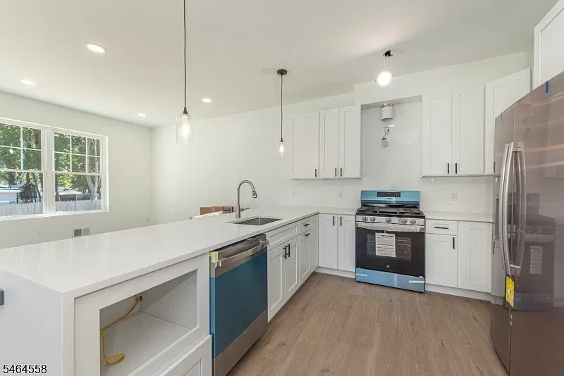 8 Halsey St — Photo 4