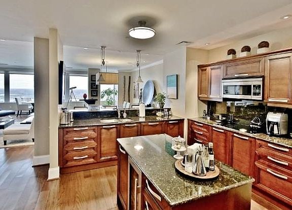 5th image of 50 S 16th St Unit 4508