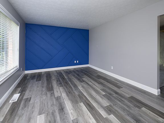 4th image of 10008 Wild Cherry Dr