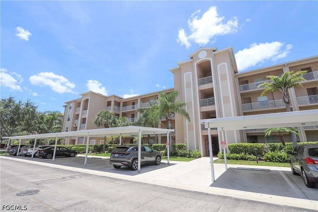 2 bed, 2.0 bath, 1121 sqft, $1,700 — Photo 2
