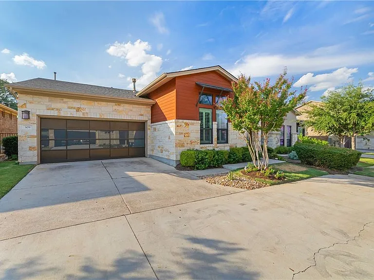309 W Jeffrey David Ln — Photo 3