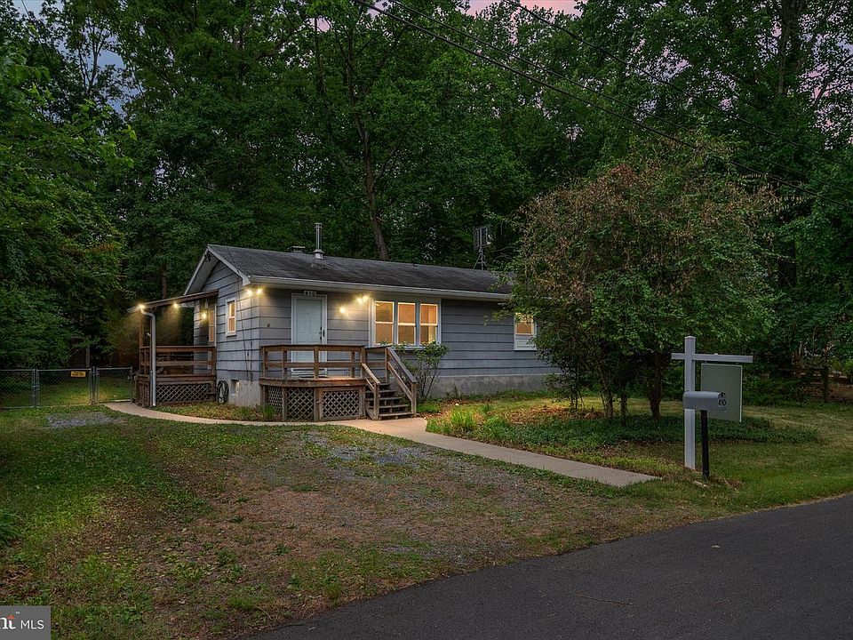 1st image of 410 Walnut Dr