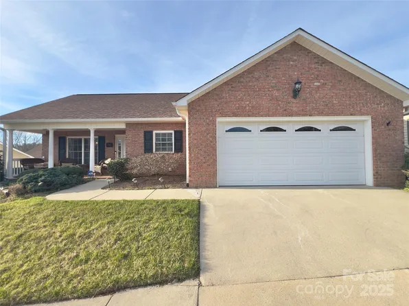 1292 Wexford Village Cir NE, Lenoir, NC 28645