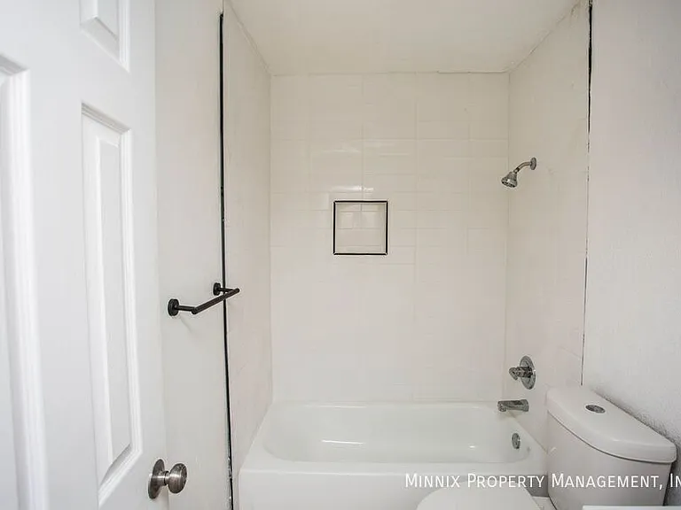 5005 Avenue W #3 — Photo 11