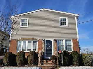 36 Putnam Ave, Valley Stream, NY 11580