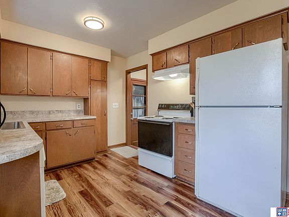 5th image of 7211 Lexington Ave