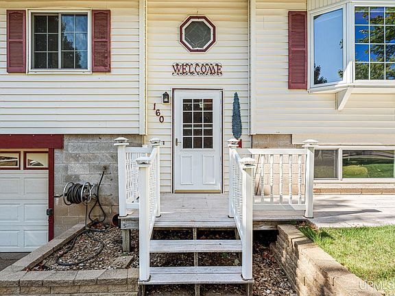 3rd image of 160 S Lilac St