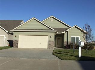 4542 SW Crenshaw Dr, Topeka, KS 66610