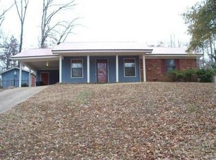 1255 Old Wooded Dr, Grenada, MS 38901
