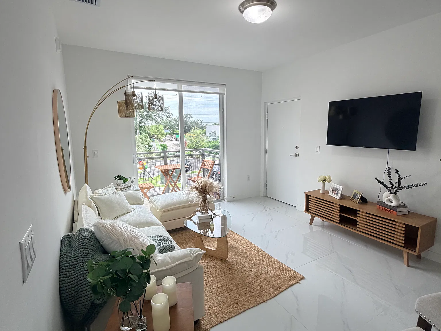 1 bed, 640 sqft, $2,190 — Photo 3
