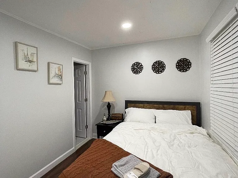 5003 Barnaby Ln #1 — Photo 2