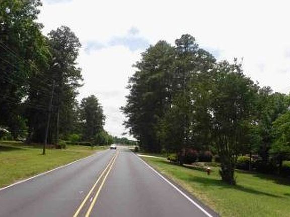 Exterior Neighborhood (street photo)