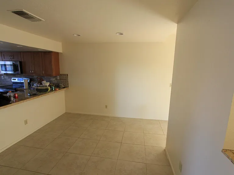 14500 Las Palmas Dr — Photo 6