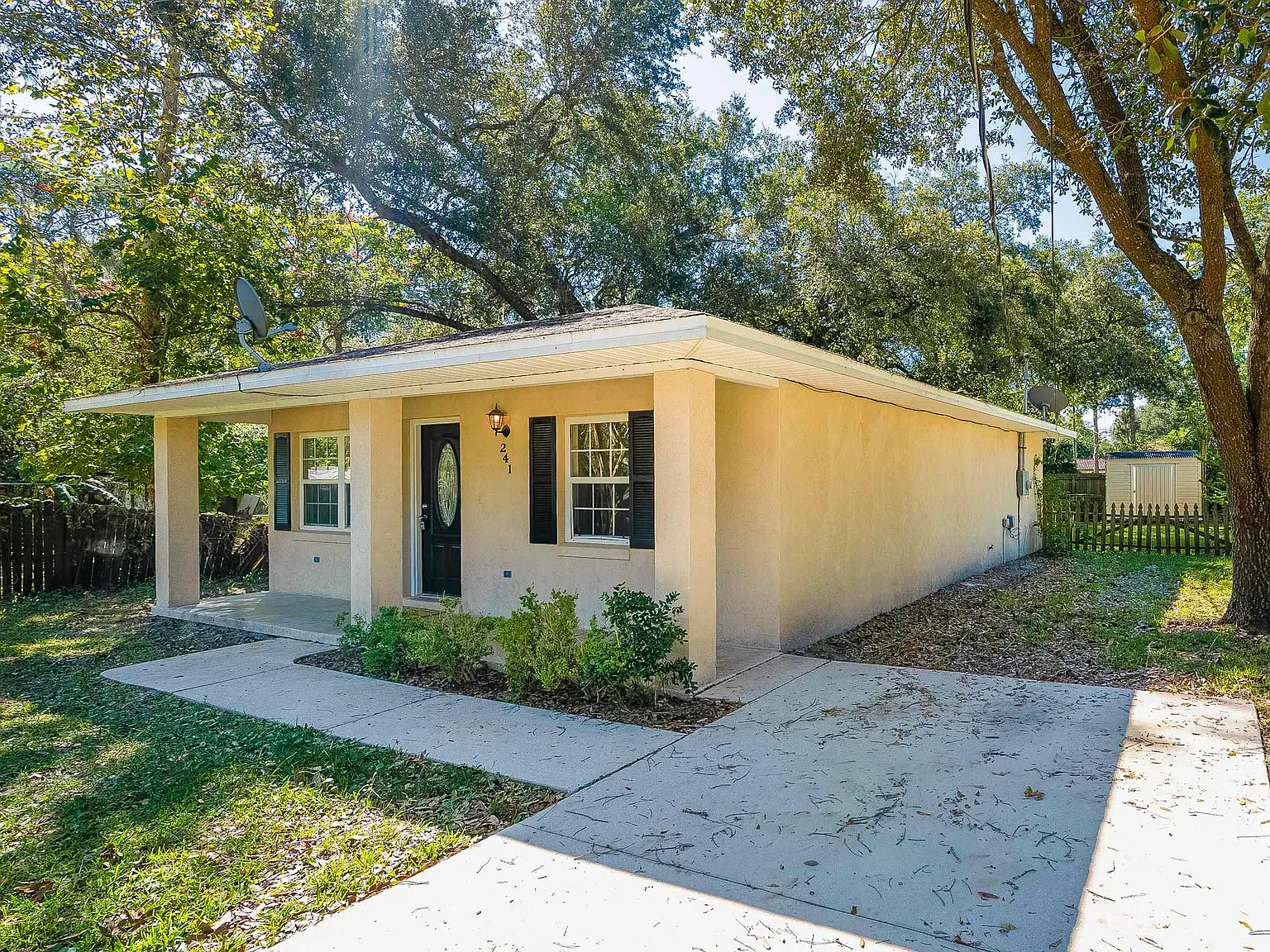 2 bed, 1.0 bath, 1608 sqft, $1,595 — Photo 4