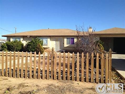 fenced front yard too.