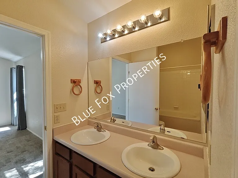 9422 E Cork St — Photo 22