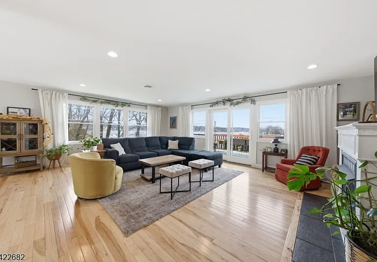 23 Edgemere Ave — Photo 6