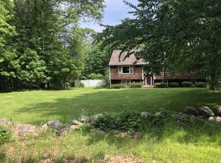 10 Archelaus Pl, West Newbury, MA 01985