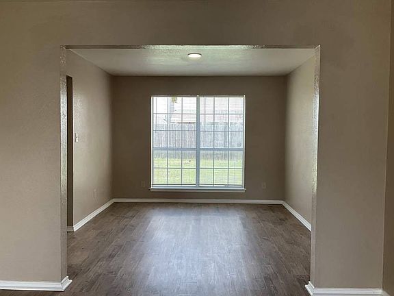 3rd image of 4157 Hathaway Dr