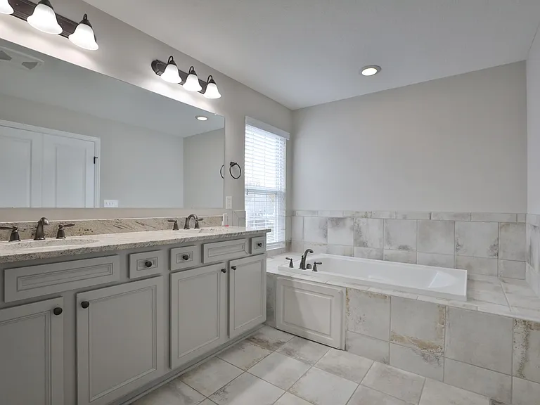 1412 Leesland Dr — Photo 43