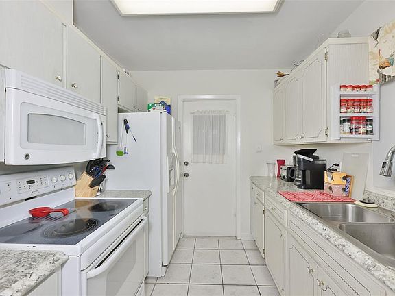 2nd image of 700 Rutgers Pl