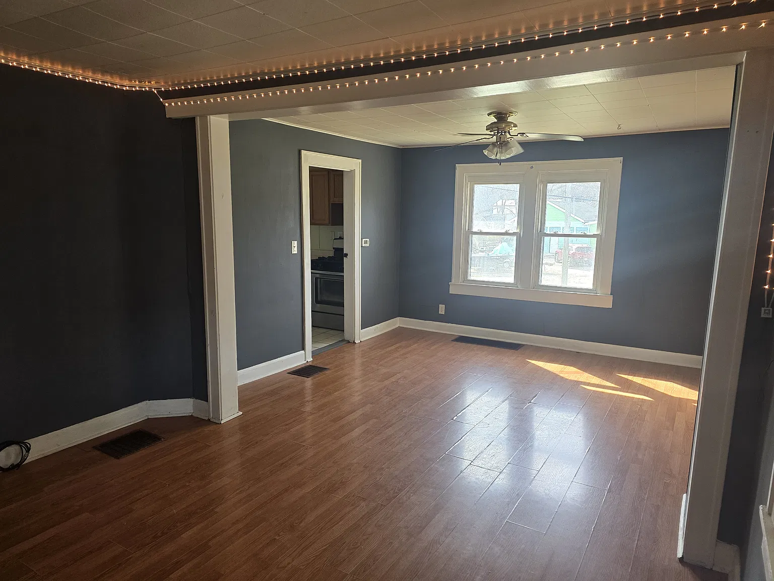 2 bed, 1.5 bath, 1400 sqft, $1,200 — Photo 3