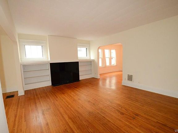 5th image of 301 North Dr