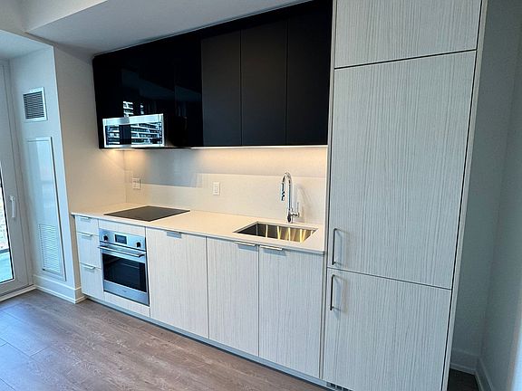 5th image of 308 Jarvis St #1806