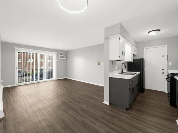 Woodland Court Apartments