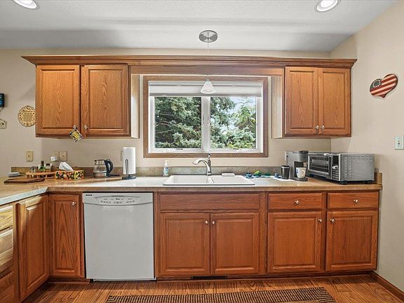 3rd image of 3422 Clearview Dr