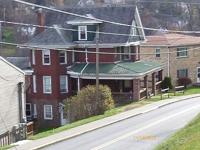 4th image of 448 Stewart St #11313992