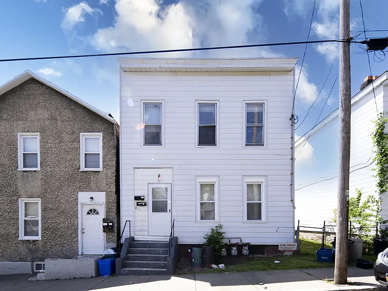 79 14th St — Photo 21