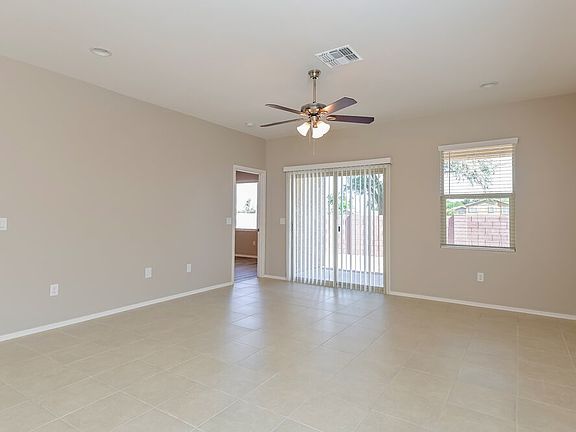 5th image of 849 E Artesia Pl