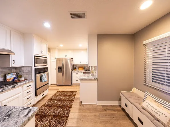 1516 Pacific Coast Hwy APT 202, Huntington Beach, CA 92648