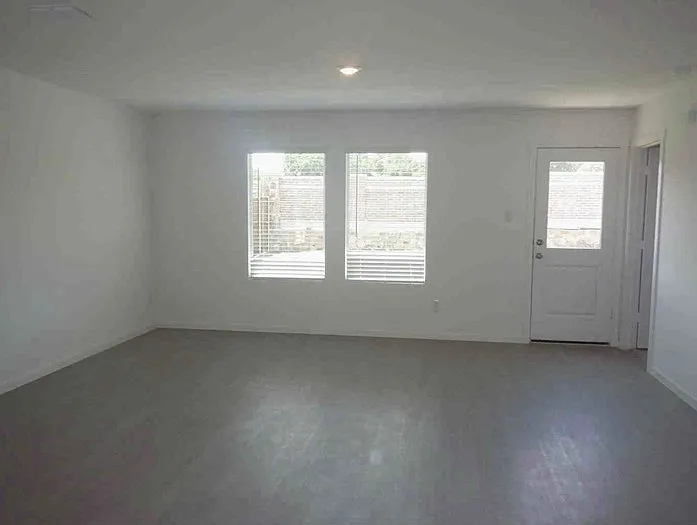 728 Dressage Ln — Photo 4