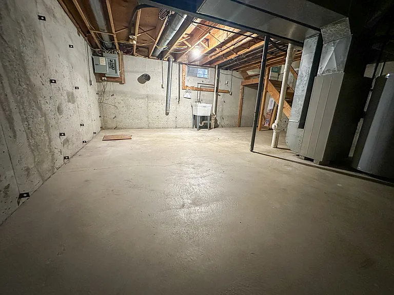 322 Summer St — Photo 13
