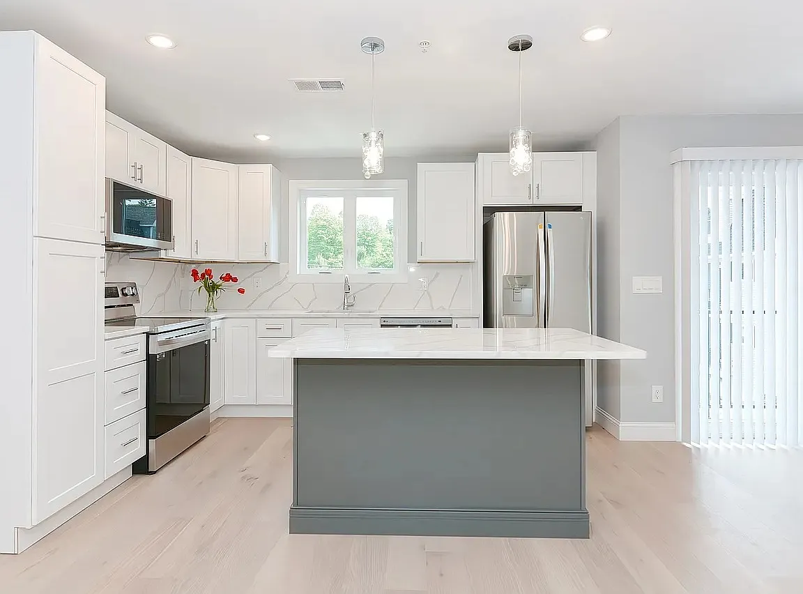 210B South St — Photo 2