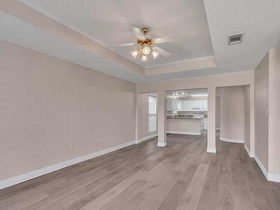 3rd image of 4552 Barrington Ln